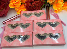 Load image into Gallery viewer, MAGNETIC EYELINER GLUE + MAGNETIC EYELASH SET
